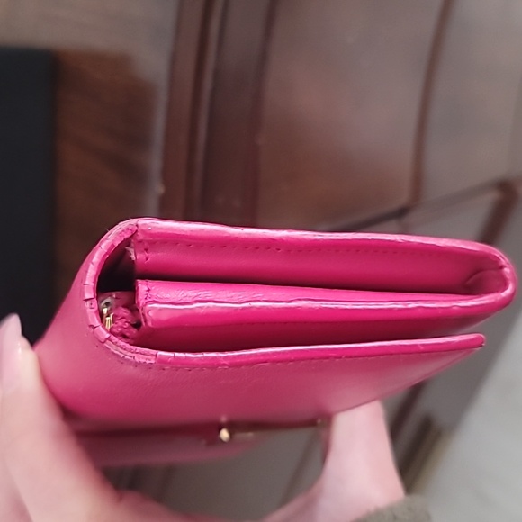 Authentic YSL classic Y wallet - Picture 10 of 12